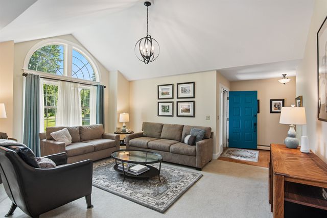 18 Lang Drive, Essex Junction, VT 05451