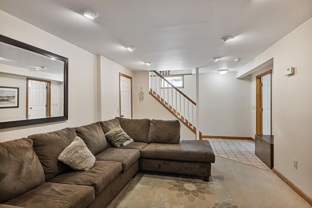18 Lang Drive, Essex Junction, VT 05451