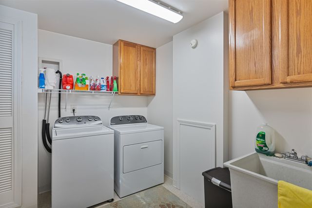 18 Lang Drive, Essex Junction, VT 05451