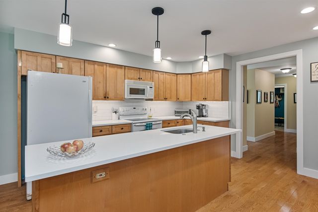 18 Lang Drive, Essex Junction, VT 05451