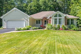 18 Lang Drive, Essex Junction, VT 05451