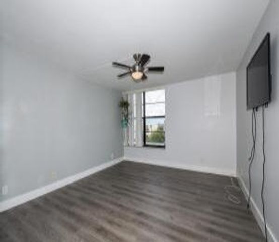 12 Royal Palm Way 6060, Boca Raton, FL 33432