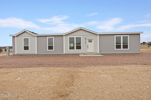 1437 E Whirlpool Drive, Paulden, AZ 86334