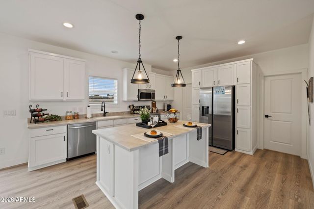 1437 E Whirlpool Drive, Paulden, AZ 86334