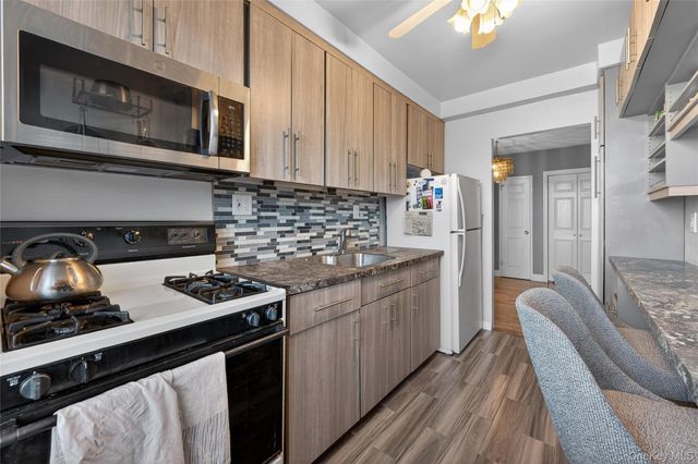 142-21 26th Avenue 5D, Flushing, NY 11354