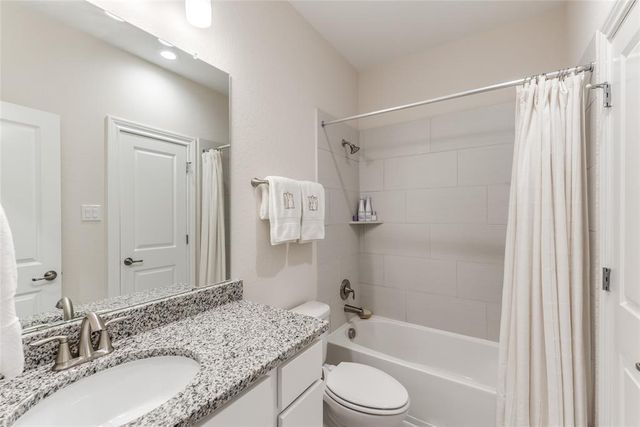 1613 Water Oak Point Drive, Houston, TX 77055