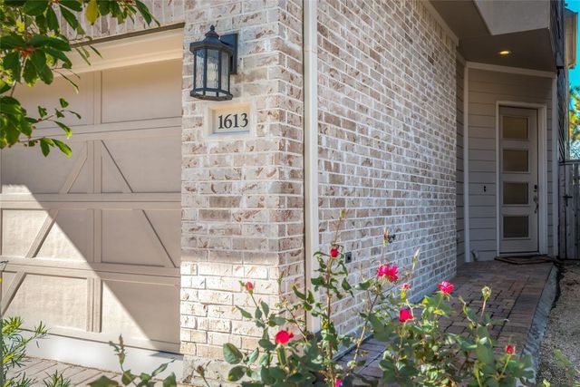 1613 Water Oak Point Drive, Houston, TX 77055