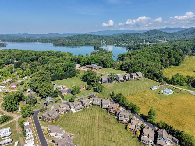 31 Elf School Lane, Hayesville, NC 28904