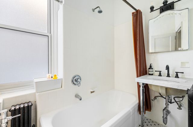 250 Cabrini Blvd Apt 1A, New York City, NY 10033