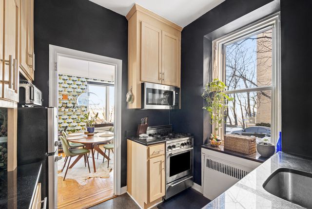 250 Cabrini Blvd Apt 1A, New York City, NY 10033