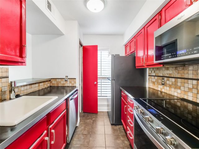 10075 Westpark Drive 9, Houston, TX 77042