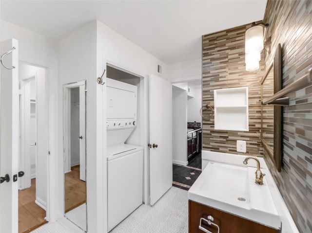 10075 Westpark Drive 9, Houston, TX 77042