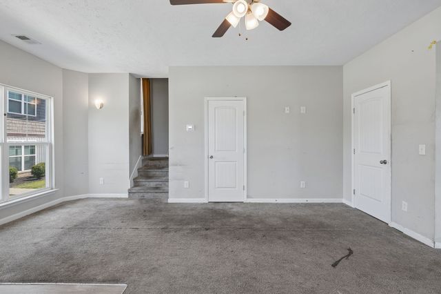 434 Rick McCormick Dr, La Vergne, TN 37086