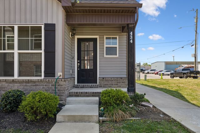 434 Rick McCormick Dr, La Vergne, TN 37086