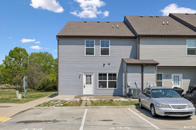 434 Rick McCormick Dr, La Vergne, TN 37086