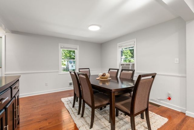 63 Conlyn Ave, Franklin, MA 02038