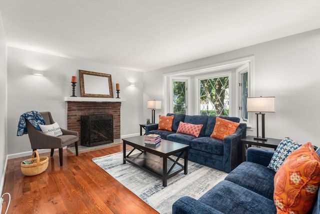 63 Conlyn Ave, Franklin, MA 02038