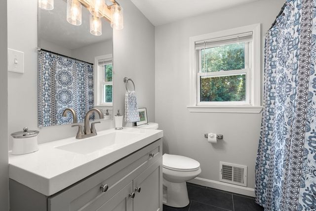 63 Conlyn Ave, Franklin, MA 02038