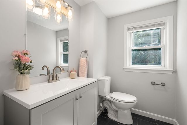 63 Conlyn Ave, Franklin, MA 02038