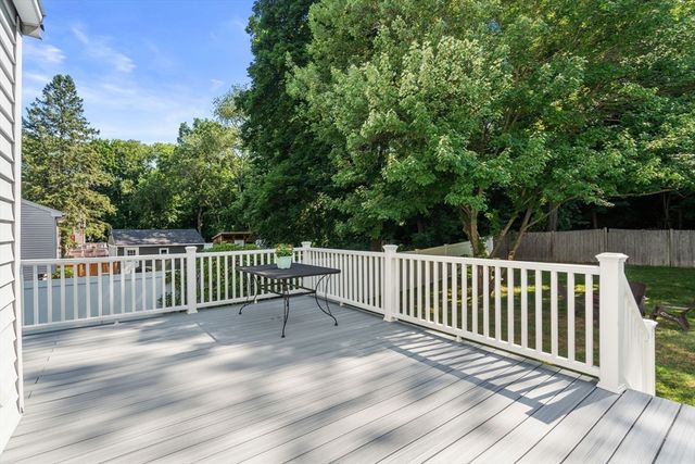 63 Conlyn Ave, Franklin, MA 02038