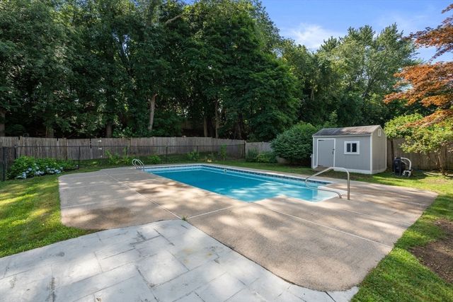 63 Conlyn Ave, Franklin, MA 02038