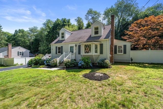 63 Conlyn Ave, Franklin, MA 02038