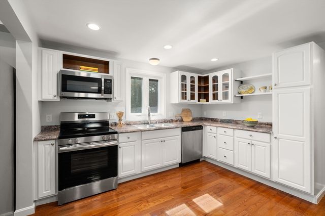 63 Conlyn Ave, Franklin, MA 02038