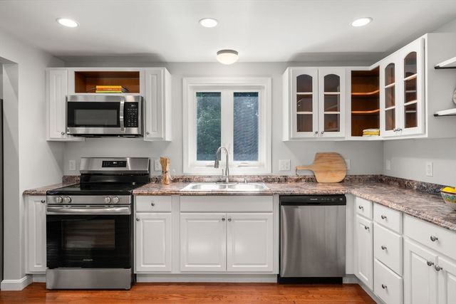 63 Conlyn Ave, Franklin, MA 02038