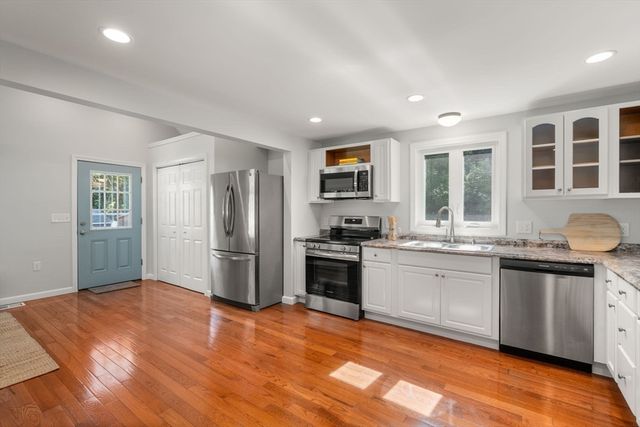 63 Conlyn Ave, Franklin, MA 02038