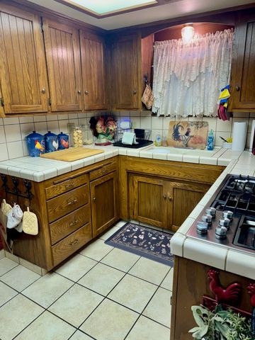 539 N Gem Street, Tulare, CA 93274