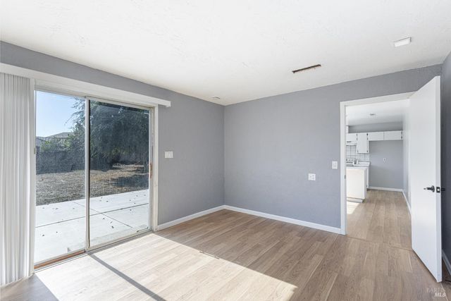 1052 Helen Ct, Petaluma, CA 94954