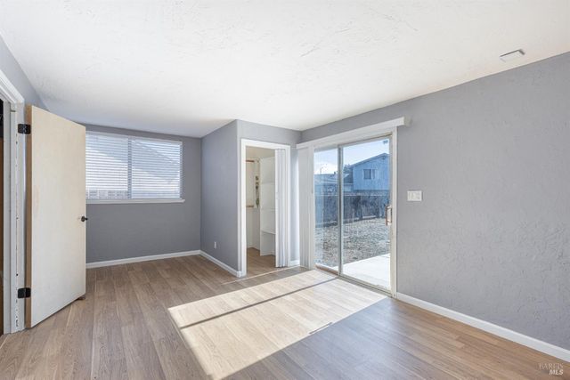 1052 Helen Ct, Petaluma, CA 94954