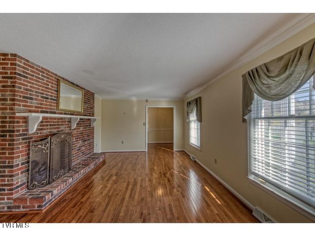 328 Lawndale Drive, Bristol, VA 24201