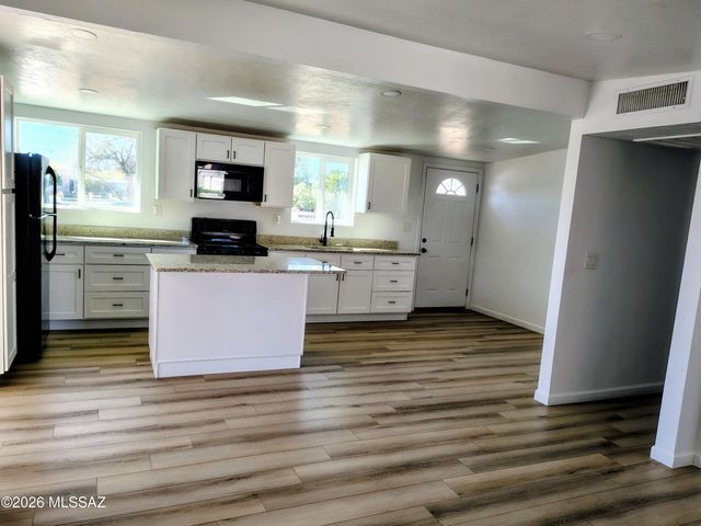 5525 S Alaska Drive, Tucson, AZ 85706