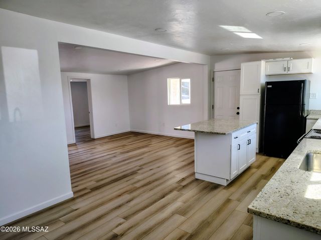 5525 S Alaska Drive, Tucson, AZ 85706