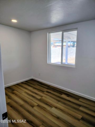 5525 S Alaska Drive, Tucson, AZ 85706