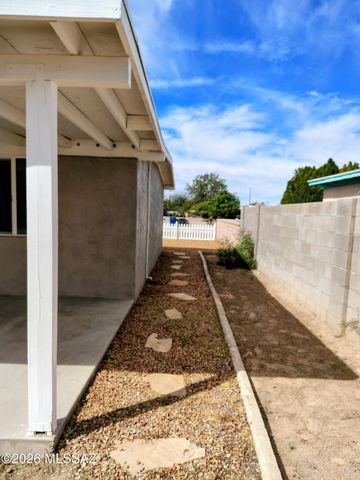 5525 S Alaska Drive, Tucson, AZ 85706