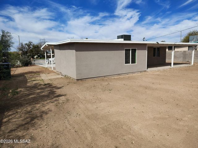 5525 S Alaska Drive, Tucson, AZ 85706