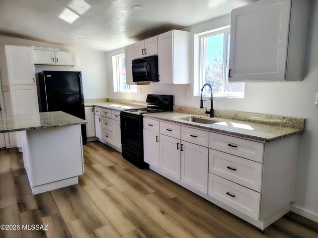 5525 S Alaska Drive, Tucson, AZ 85706