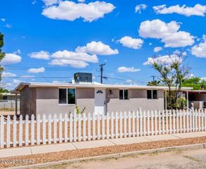 5525 S Alaska Drive, Tucson, AZ 85706