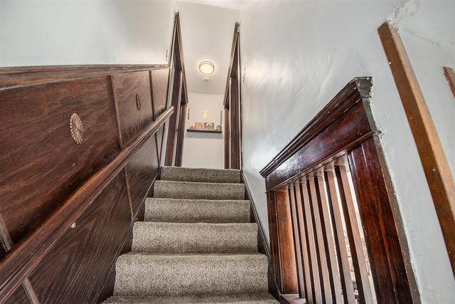 1402 Carl Breeding Way, Jackson, MI 49203