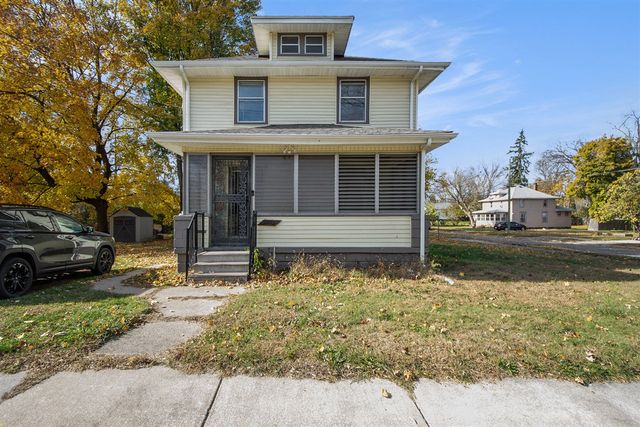 1402 Carl Breeding Way, Jackson, MI 49203