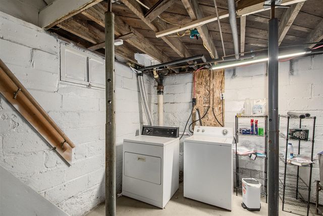 1402 Carl Breeding Way, Jackson, MI 49203