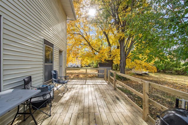 1402 Carl Breeding Way, Jackson, MI 49203