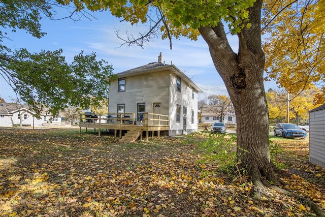 1402 Carl Breeding Way, Jackson, MI 49203