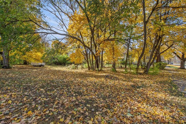 1402 Carl Breeding Way, Jackson, MI 49203