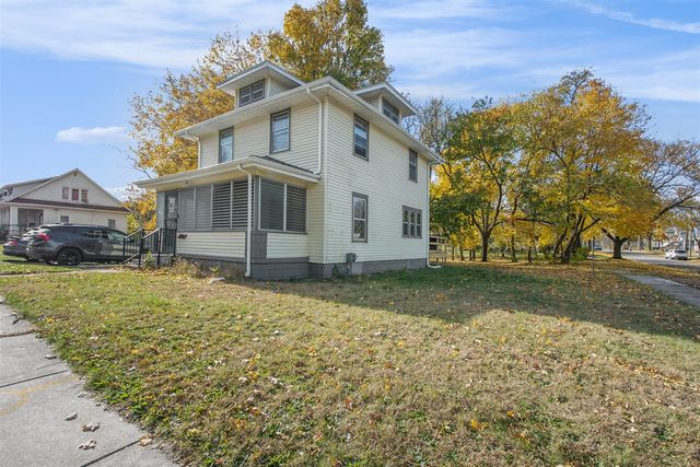 1402 Carl Breeding Way, Jackson, MI 49203