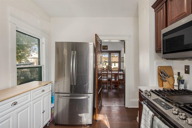 1402 Carl Breeding Way, Jackson, MI 49203