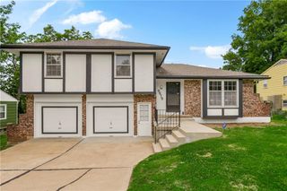 9878 Pennsylvania Avenue, Kansas City, MO 64114