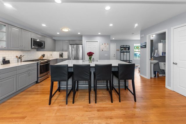 1692 Enclave Lane, Ann Arbor, MI 48103